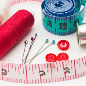 Jak poszerzyć sukienkę w biuście: proste metody, które zadziałają